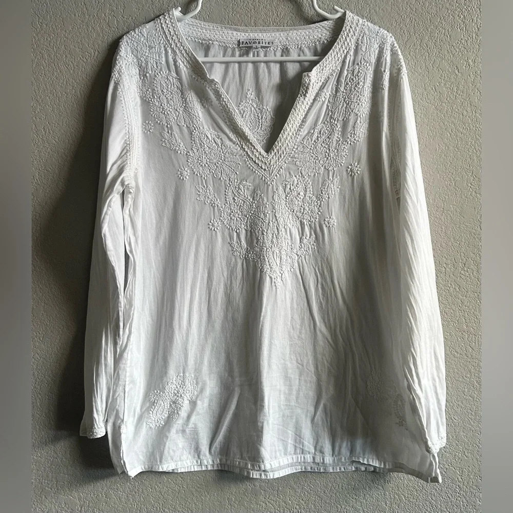 Catalog Favorites white v neck embroidered shirt, women’s large. 100% cotton. - Picture 2 of 9